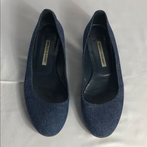 Size 40 Manolo Blahnik flats